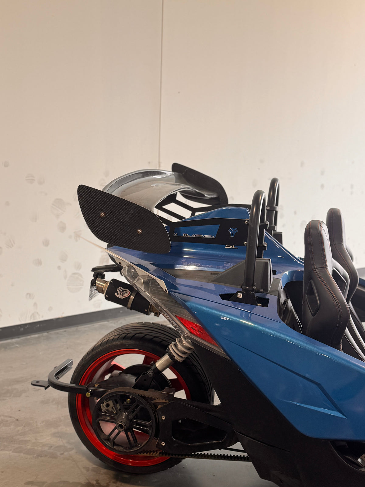 Carbon Fiber Rear Wing Kit for Polaris Slingshot (2020+) – Round Roll Hoops
