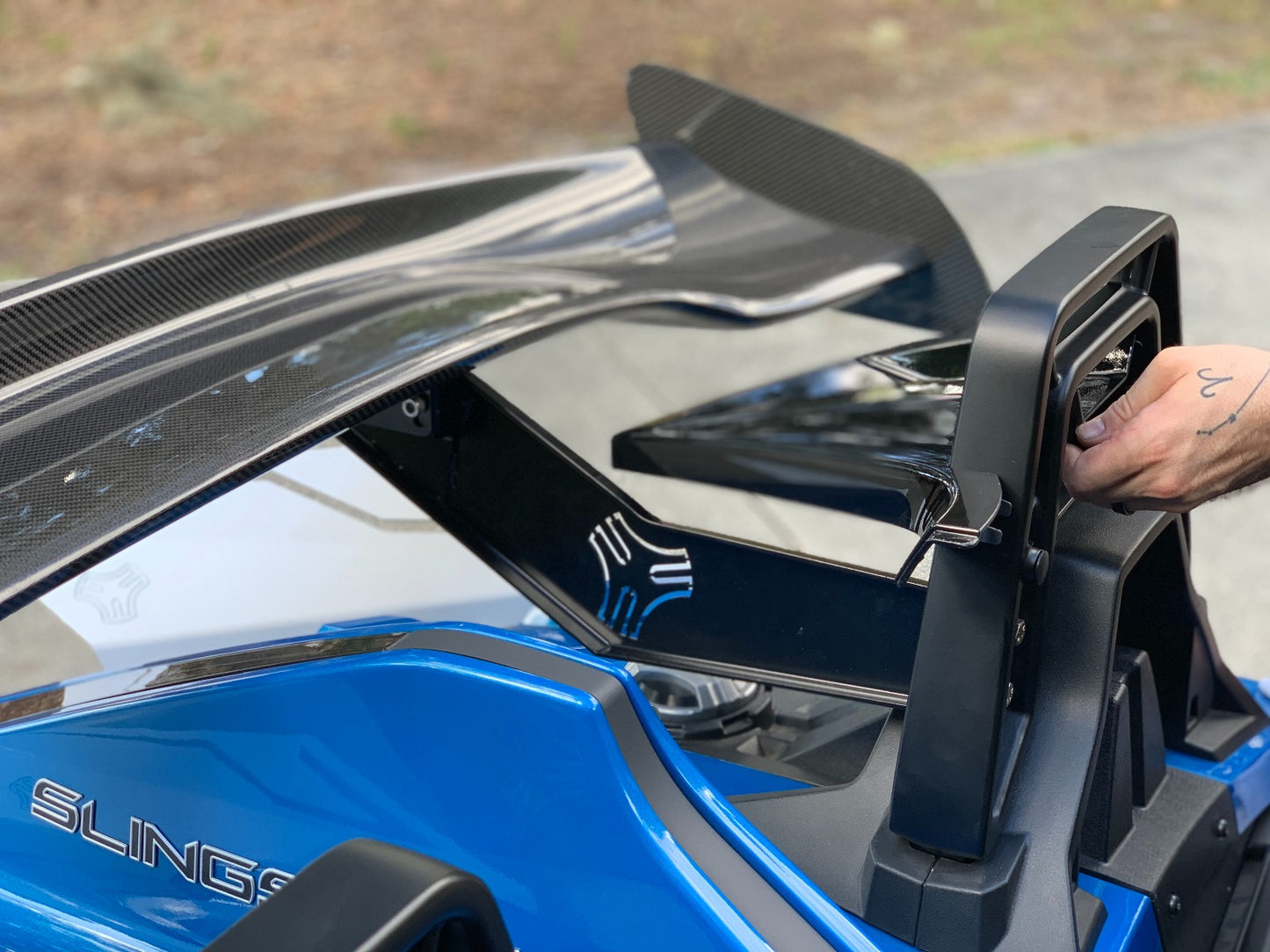 TWIST DYNAMICS REAR WING KIT FOR THE POLARIS SLINGSHOT - LARGE CARBON FIBER WING WITH BRACKETS 2017+ Square hoops only
