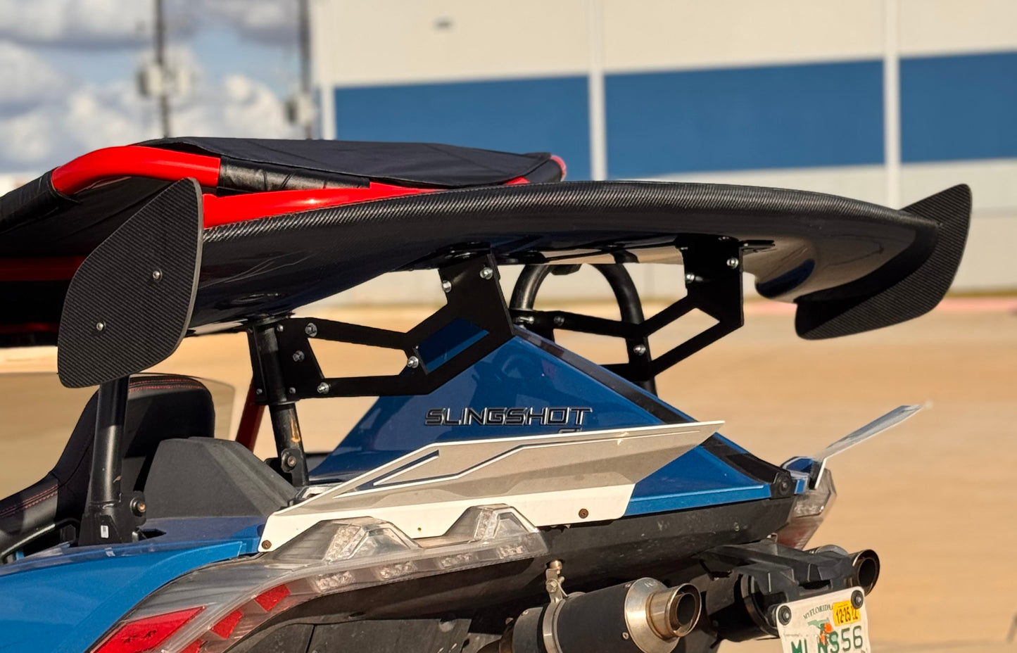 REAR CARBON FIBER WING KIT (INCLUDES MOUNTING BRACKETS) FOR THE POLARIS SLINGSHOT (2020+) | ROUND ROLL HOOP ONLY)